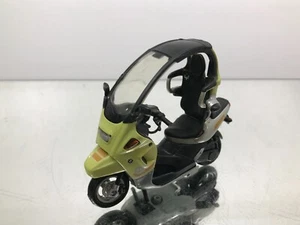 MAISTO BMW C1 SCOOTER MOTORCYCLE -LIGHT GREEN 1:18- GOOD - 413 - Imagen 1 de 6