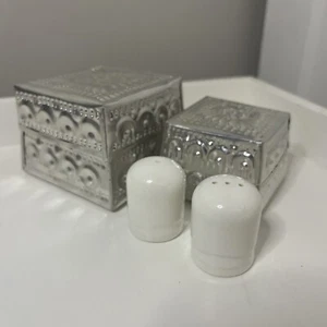 Emirates Airline - Business Class Royal Doulton Salt & Pepper Shakers - Picture 1 of 3