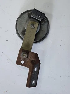 Alarm Horn 98-10 Beetle with Mounting Bracket 1HM-951-115-F - Foto 1 di 6