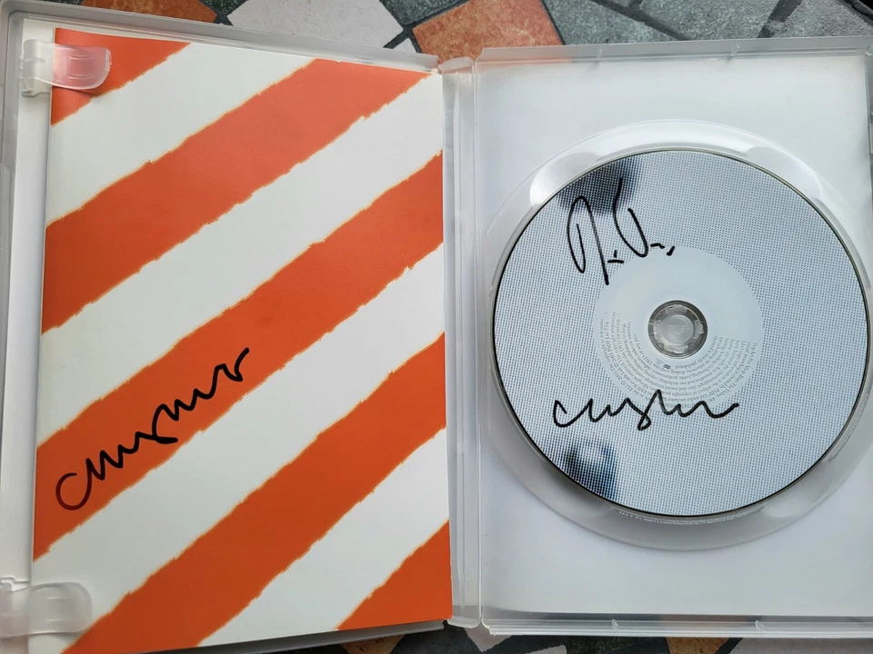 Pet Shop Boys - Signed DVD - Autographs by Neil Tennant & Chris Lowe, Autogramme - Bild 1 von 4