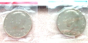1974 PHILADELPHIA & DENVER KENNEDY HALVES IN PLASTICA COME NUOVO SET - Foto 1 di 5