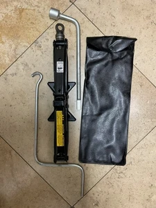 03-04-05-06-07-08-00- 10-11 Toyota Yaris Tire Jack Set with Wrench OEM - Picture 1 of 7