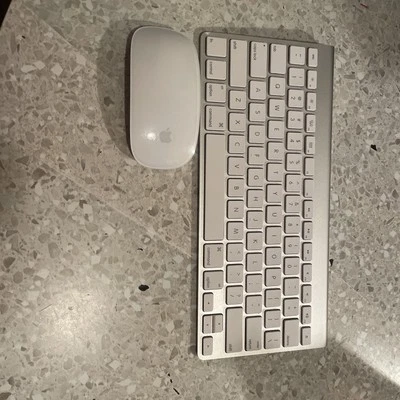 Apple A1314 & A1296 Wireless Keyboard and Mouse Combo  White USED - Image 1 of 4