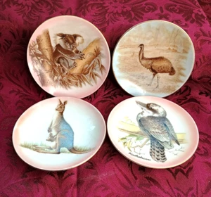 Set of 4 ~ Australian Animals Decorative MINI Wall Hanging Plates ~ 4" Diameter - Imagen 1 de 6