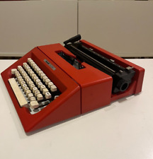 OLIVETTI COLLEGE TYPEWRITER. MADE IN MEXICO 1980s. SPANISH LAYOUT. PICA FONT