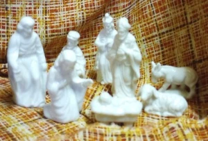 Weihnachtskrippe Porzellan 8 Figuren - Bild 1 von 2