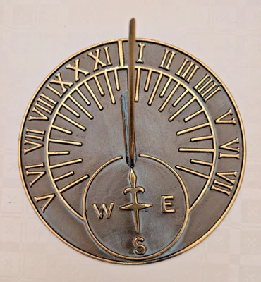 Reloj de sol de jardín de metal de 19 cm de diámetro. - Imagen 1 de 3