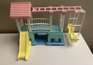RARO! Set parco giochi Playskool vintage con altalena scivolo casa delle bambole anni 90 usato in ottime condizioni - Foto 1 di 6