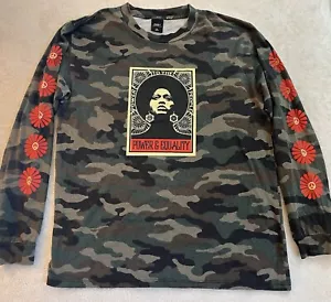Power To The People Women’s Size M Obey Worldwide T-shirt Camo Peace Flowers - Picture 1 of 5