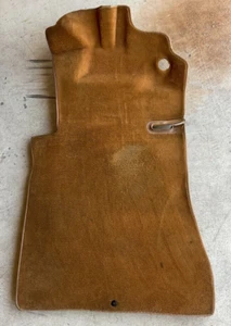 Alfombra lateral conductor color palomino 86-91 Mercedes W126 Gen 2 500SEC 500SEL 380SE - Imagen 1 de 5