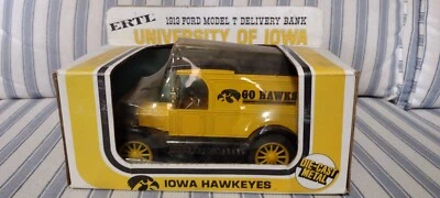 Banco réplica ERTL Iowa Hawkeyes escala 1/38, banco de entrega Ford modelo T  Foto 1 de 3
