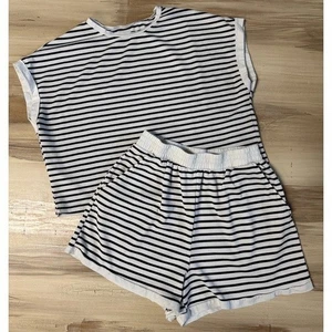 2 Piece Set Short Sleeve Crop Top & Shorts Black & White Stripes Size L - Picture 1 of 13