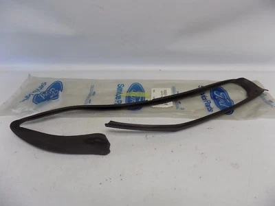 Nuevo OEM 1996-2005 Mercury Sable Puerta Trasera Superior Izquierda Restricción Climática Tira Foto 1 de 3