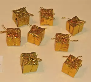 Mini ornamenti natalizi regali avvolti in oro 7/8" filo d'oro per albero in miniatura - Foto 1 di 2