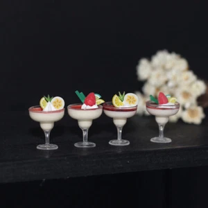 Casa delle bambole gelato miniatura dessert in scala 1:12 accessori yogurt cibo frutta - Foto 1 di 9