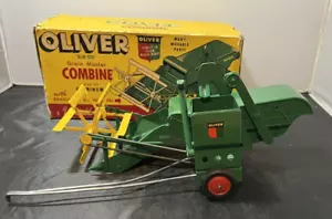 Vintage 1950 Slik Toy Oliver 1/20 scale Grain Master Combine with Box - Picture 1 of 11