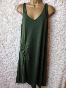 Stunning Dark Green Sleeveless Dress - Picture 1 of 3