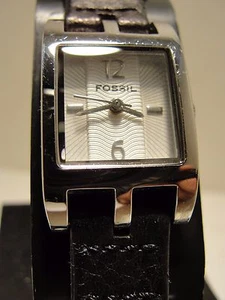 RELOJ FÓSIL DAMAS CUARZO, EL ESTADO DEL RELOJ ES MUY BUENO - Imagen 1 de 4