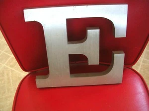 VINTAGE GROSSES MASSIVES ALUGUSS BUCHSTABE "E" INDUSTRIE ALPHABET SCHILD - Bild 1 von 6