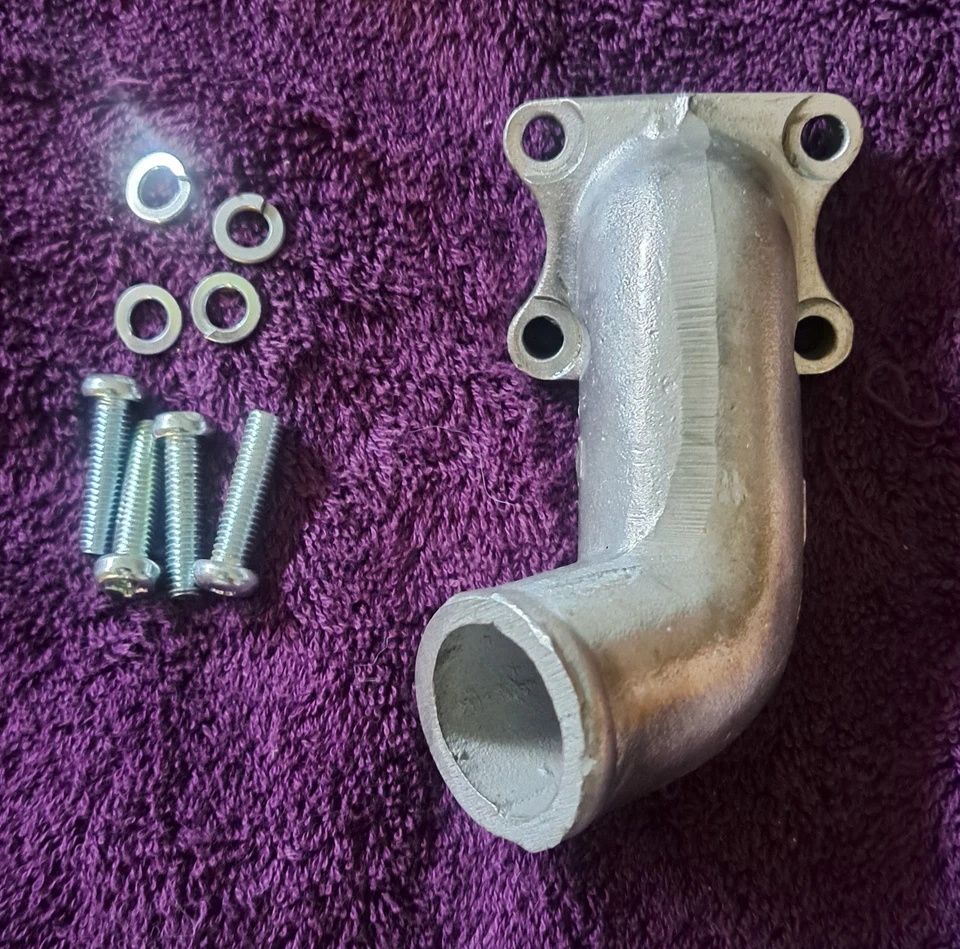 Salida de agua Suzuki NOS GT750 17854-31000 Foto 1 de 1