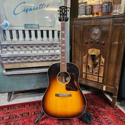 1990 Gibson Advanced Jumbo Sunburst - Image 1 of 4