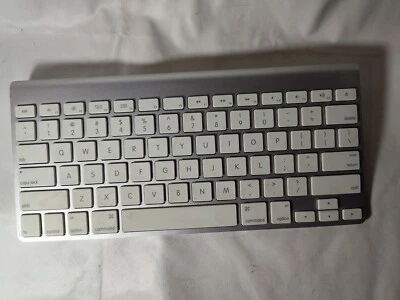 Apple A1314 Wireless Keyboard - Image 1 of 4