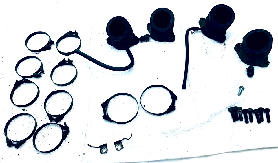 1978-1979-1980-1981 Yamaha XS1100 OEM Carburetor Boots  2H7-13586-00-00 - Image 1 of 1