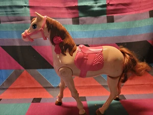 Barbie Saddle n Ride Walking Horse CLD93 von 2014 getestet - funktioniert - Bild 1 von 5