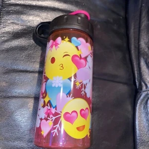 Cool Gear HEART LOVE EMOJI 16oz Spill proof BPA Free FREE SHIPPING!!! - Picture 1 of 3