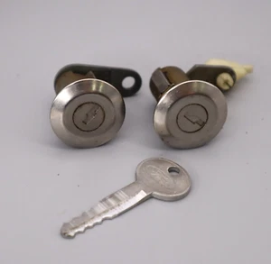 Ford OEM D2AB-6521970-AA For Maverick Glove Box Lock Cylinder Assembly + Key - Bild 1 von 3