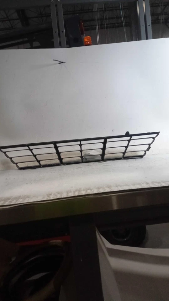 2016 BMW 550i GT Grille OEM Black Used 51118050020 4DR HTBK 117K Miles - Изображение 1 из 3