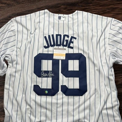 CAMISETA A RAYAS FIRMADA POR AARON JUDGE DE LOS NY YANKEES #99 AUTÓGRAFO HOLO CERTIFICADO DE AUTENTICIDAD Foto 1 de 4