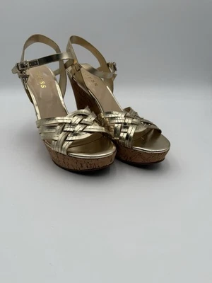 G By Guess. Guess Project Cuña Dorada Sin Caja Talla 8 1/2, Desgarro Menor Foto 1 de 4