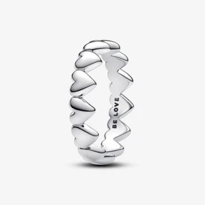 *BRAND NEW* Pandora Sterling Silver Hand Finished Row of Hearts Ring 193427C00 - Picture 1 of 3