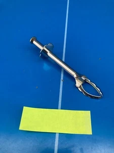 ANCIENNE BEL PINCE A SUCRE OU A GLACONS EN METAL ARGENTE N°3 - Picture 1 of 5