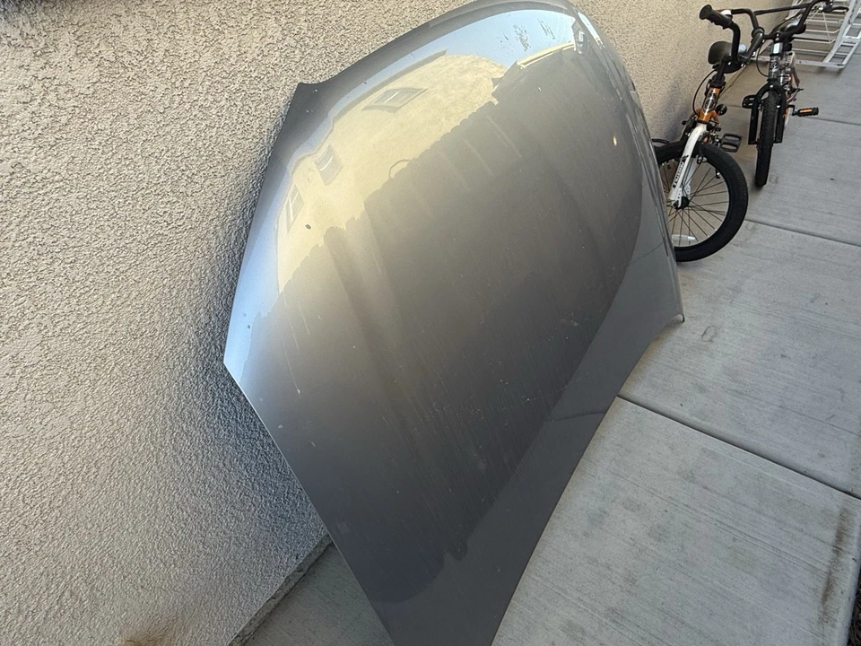 Capó Audi A3 09-13 línea S color plata con componentes interiores Foto 1 de 4