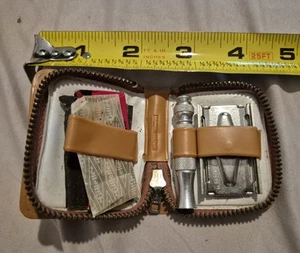1 Navaja de Viaje Gillette J2 Antigua Años 60 Estuche de Vinilo con Hoja de Doble Borde Gillette - Imagen 1 de 5