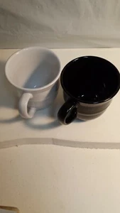 Mainstays STADIUM Black / White Mug, 4" / 14 oz, Stoneware, Excellent - Bild 1 von 4