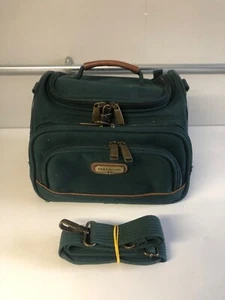 Gullivers Camera & Accessors Travel Bag Green - Medium Sized With Shoulder Strap - Picture 1 of 16
