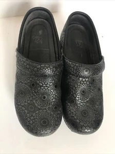 Dansko Pro XP Damen 6 Leder Clog Größe EU 36 geometrisches Muster - Bild 1 von 11