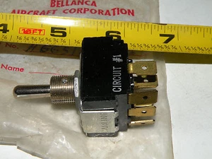 Interruptor de 3 posiciones Carling 2 circuitos Bellanca 11G651-73 BEI - Imagen 1 de 4