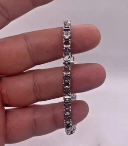 14k white gold plated flower all around tennis bracelet 7” long - Picture 1 of 7