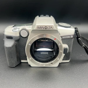 Minolta Maxxum 5 35mm SLR Film Camera Body ONLY - Picture 1 of 13