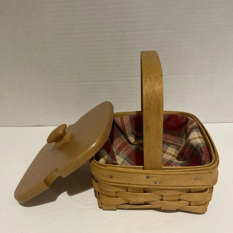 LONGABERGER TARRAGON BASKET,  PLAID FABRIC, PROTECTOR, LID VINTAGE DATED 2003 Cover