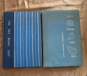 EIN GESCHENK AUS DEM MEER von Anne Morrow Lindbergh - 1955 illustrierter HC mit Schuber - Bild 1 von 8
