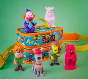 Funko SODA Scooby Doo 6 Pack w/ Cooler Funko Shop Exclusive w/1 Chase In Hand! - Picture 1 of 3