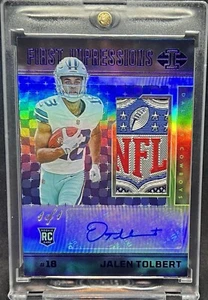 Jalen Tolbert Rookie Auto NFL SHIELD Tag Logo 2022 Illusions 1/1 Cowboys RC - Imagen 1 de 3