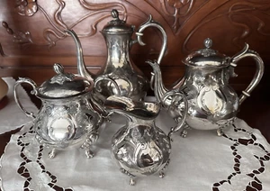 Antico set/servizio caffè/té in metallo argentato -lattiera/zuccheriera - Foto 1 di 13