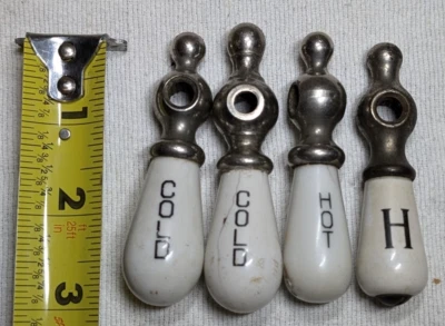 LOTE ANTIGUO VINTAGE DE 4 MANIJAS DE GRIFO DE PORCELANA Y LATÓN FRÍO Y CALIENTE Foto 1 de 4