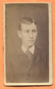CDV Danville IN Retrato de un joven identificado por Craddick alrededor de 1870 sello trasero - Imagen 1 de 3